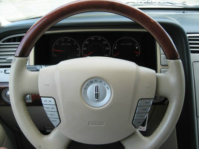 2005 Lincoln Navigator Sport W/navigation