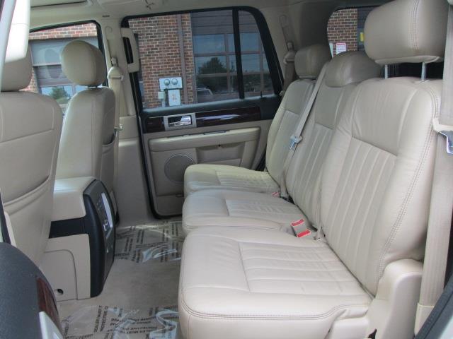2005 Lincoln Navigator 4DR LS AWD