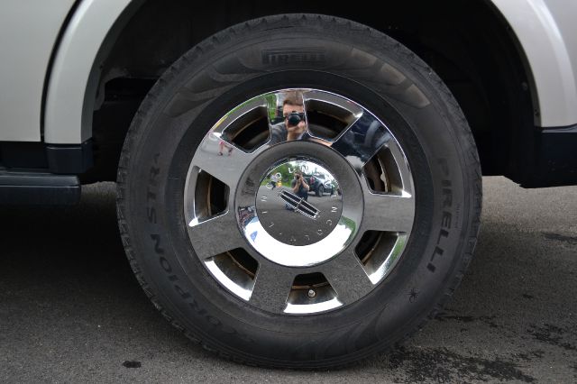 2006 Lincoln Navigator QUAD CAB Sport 1500 Down