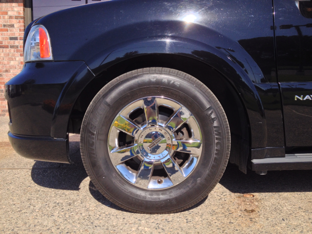 2006 Lincoln Navigator 2WD 4dr V6 SE SUV