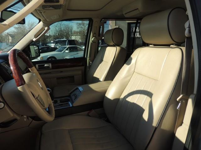 2006 Lincoln Navigator Coupe