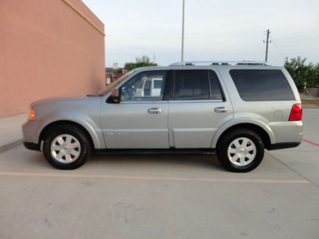 2006 Lincoln Navigator 2WD 4dr V6 SE SUV