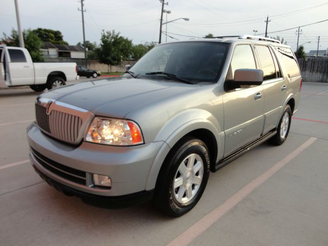 2006 Lincoln Navigator 2WD 4dr V6 SE SUV