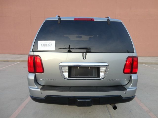 2006 Lincoln Navigator 2WD 4dr V6 SE SUV