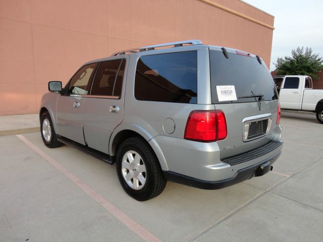 2006 Lincoln Navigator 2WD 4dr V6 SE SUV