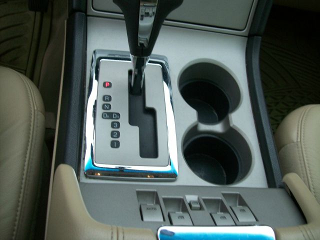 2006 Lincoln Navigator 2WD 4dr V6 SE SUV