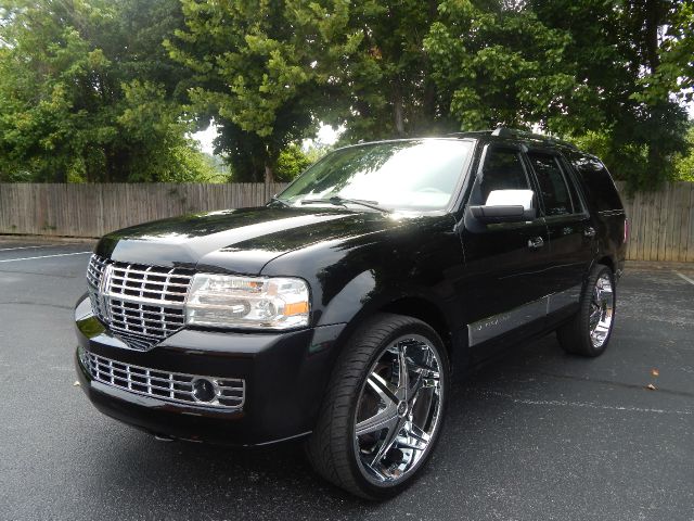 2007 Lincoln Navigator 2WD 4dr V6 SE SUV