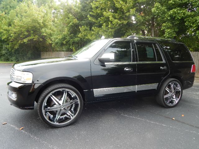 2007 Lincoln Navigator 2WD 4dr V6 SE SUV