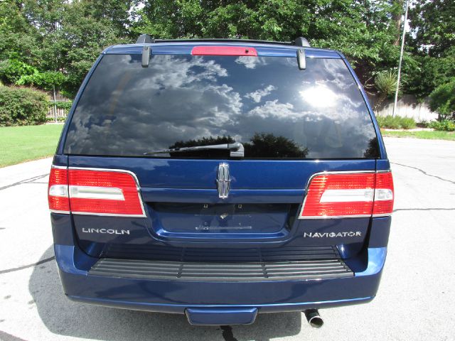 2008 Lincoln Navigator Ram 3500 Diesel 2-WD