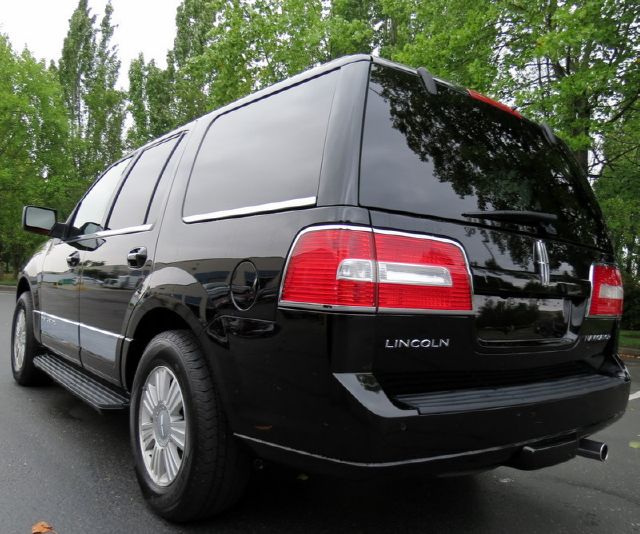 2009 Lincoln Navigator Ram 3500 Diesel 2-WD