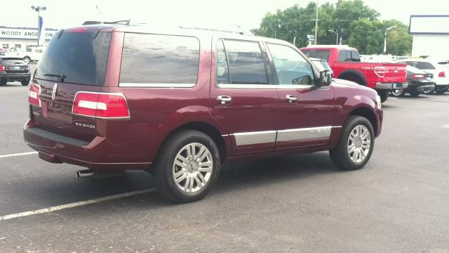 2012 Lincoln Navigator Base