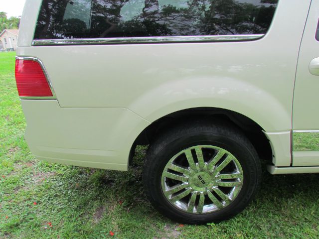 2007 Lincoln Navigator L Ram 3500 Diesel 2-WD