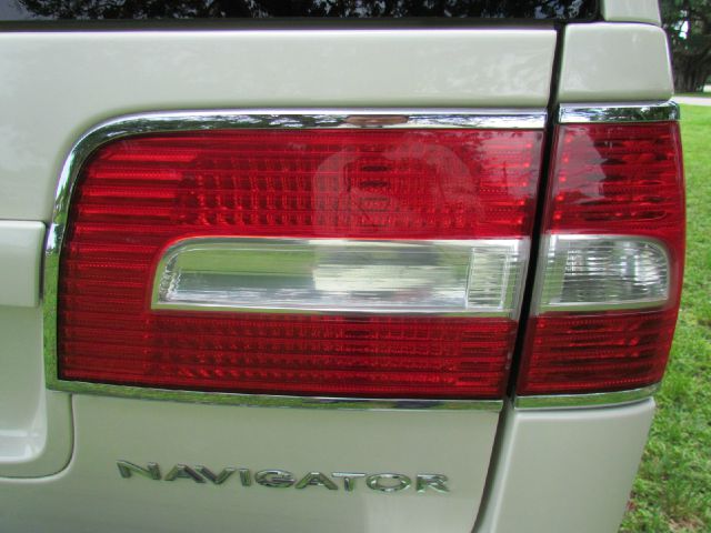 2007 Lincoln Navigator L Ram 3500 Diesel 2-WD