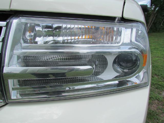 2007 Lincoln Navigator L Ram 3500 Diesel 2-WD