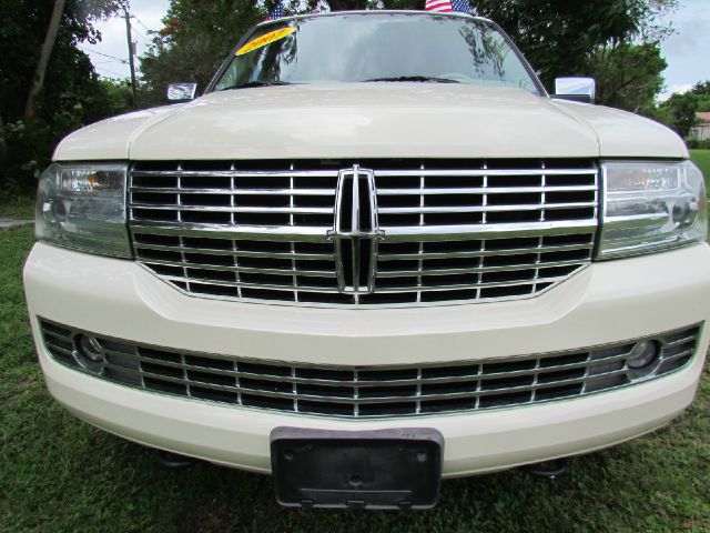 2007 Lincoln Navigator L Ram 3500 Diesel 2-WD