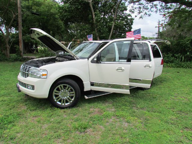 2007 Lincoln Navigator L Ram 3500 Diesel 2-WD