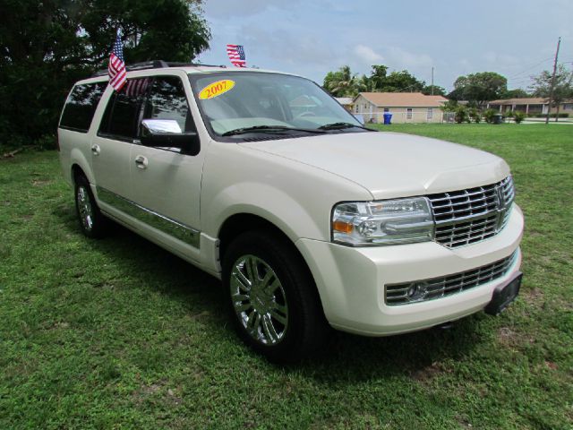 2007 Lincoln Navigator L Ram 3500 Diesel 2-WD