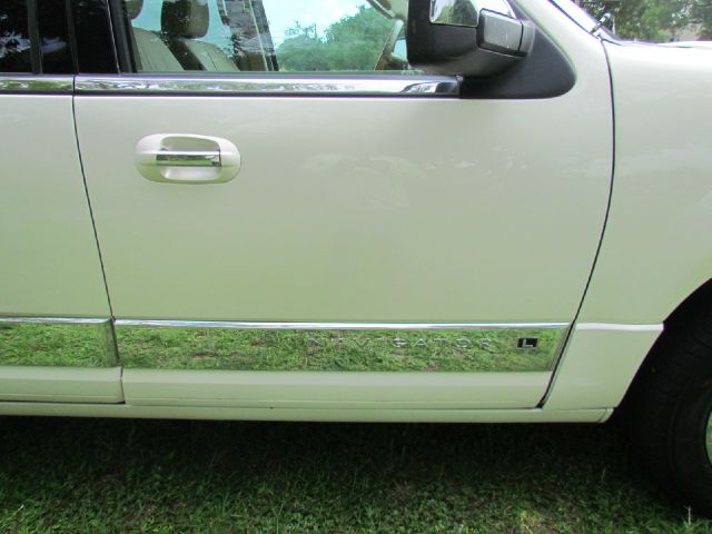 2007 Lincoln Navigator L Ram 3500 Diesel 2-WD