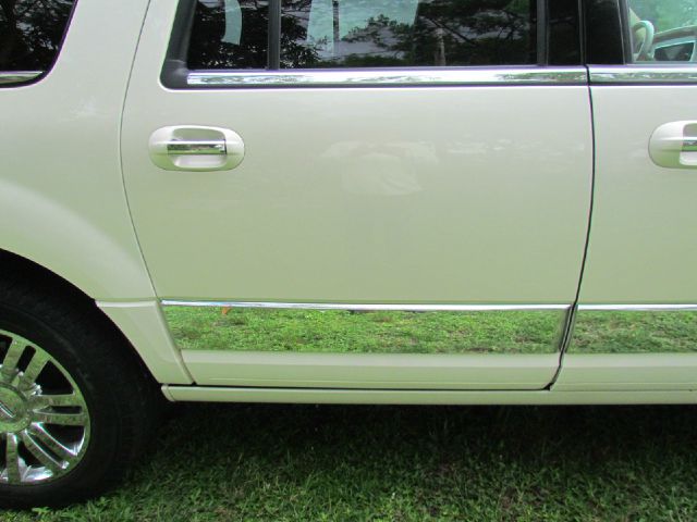 2007 Lincoln Navigator L Ram 3500 Diesel 2-WD