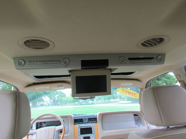 2007 Lincoln Navigator L Ram 3500 Diesel 2-WD
