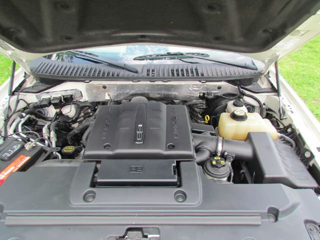 2007 Lincoln Navigator L Ram 3500 Diesel 2-WD