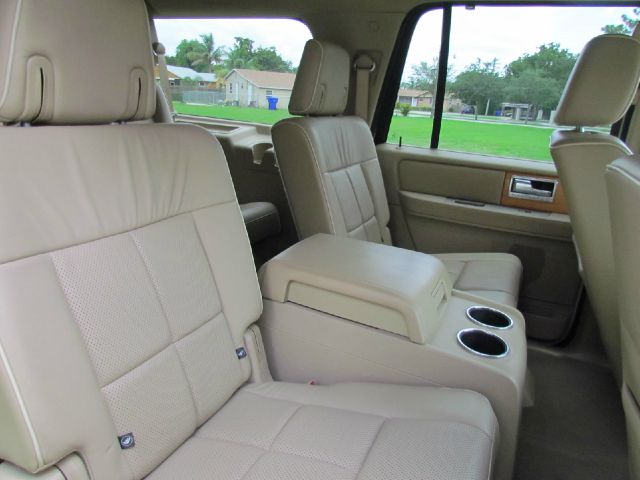 2007 Lincoln Navigator L Ram 3500 Diesel 2-WD