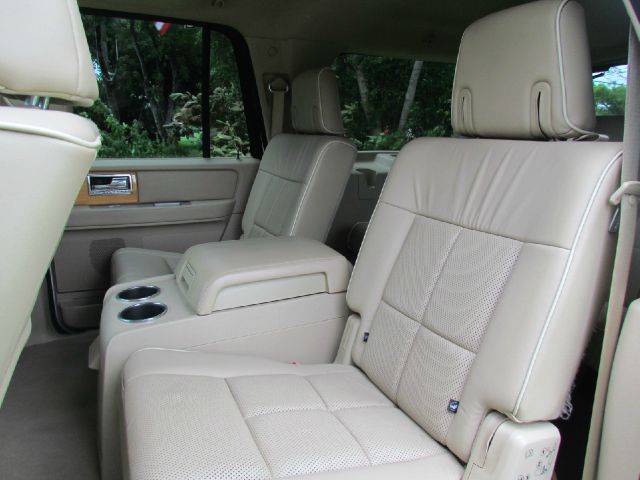 2007 Lincoln Navigator L Ram 3500 Diesel 2-WD
