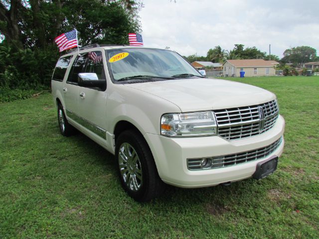 2007 Lincoln Navigator L Ram 3500 Diesel 2-WD