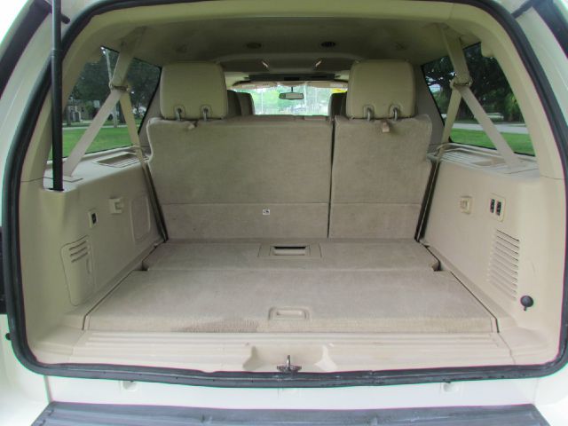 2007 Lincoln Navigator L Ram 3500 Diesel 2-WD