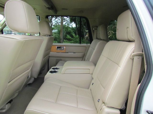 2007 Lincoln Navigator L Ram 3500 Diesel 2-WD