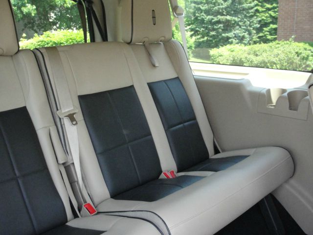 2008 Lincoln Navigator L Ram 3500 Diesel 2-WD