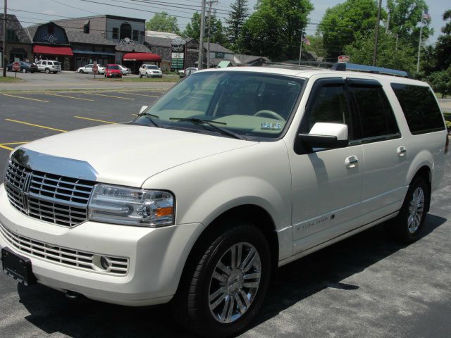2008 Lincoln Navigator L Ram 3500 Diesel 2-WD