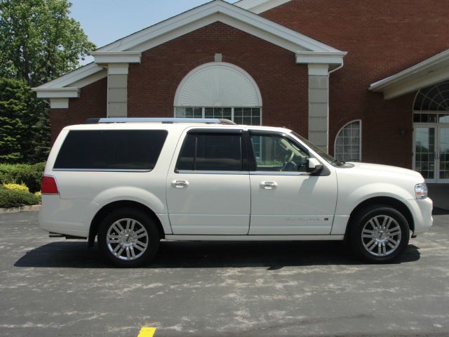 2008 Lincoln Navigator L Ram 3500 Diesel 2-WD