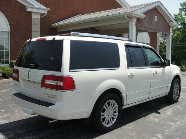 2008 Lincoln Navigator L Ram 3500 Diesel 2-WD