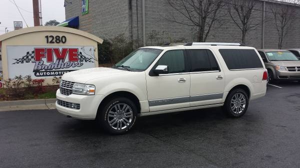 2008 Lincoln Navigator L Ram 3500 Diesel 2-WD