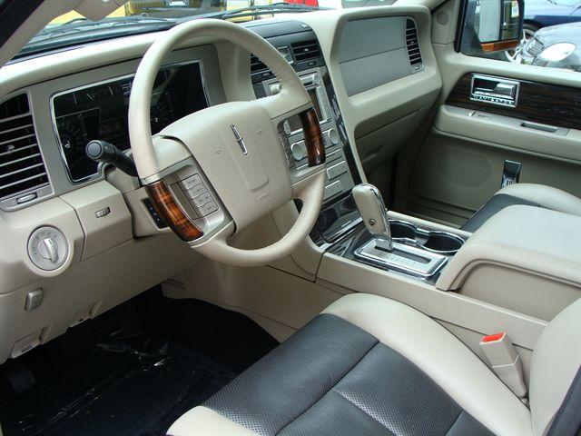 2008 Lincoln Navigator L Base