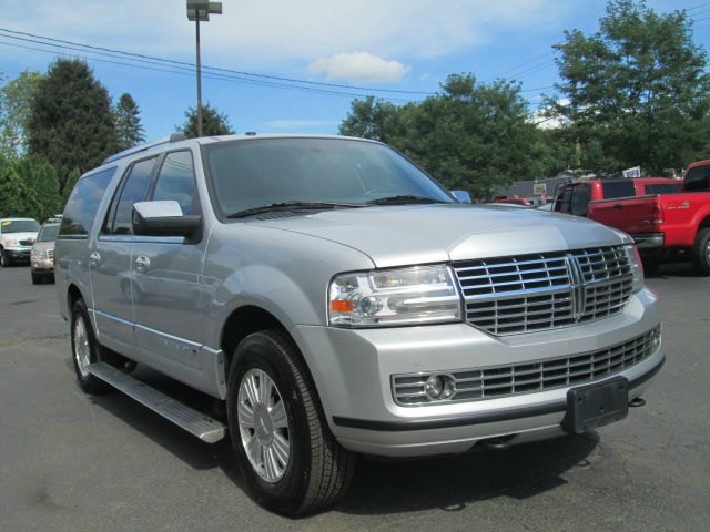 2010 Lincoln Navigator L Ram 3500 Diesel 2-WD