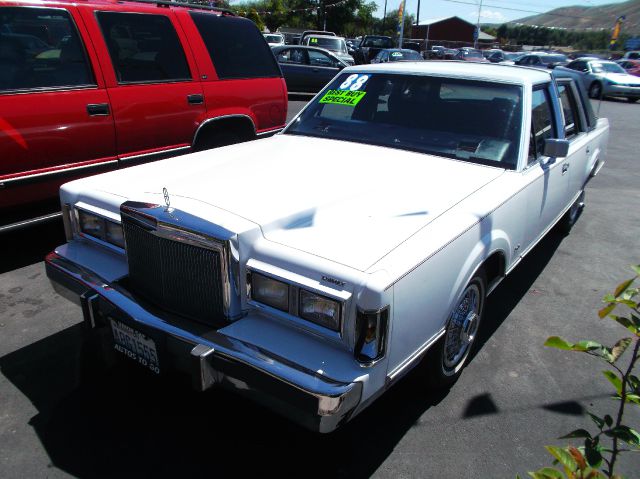 1988 Lincoln Town Car Base