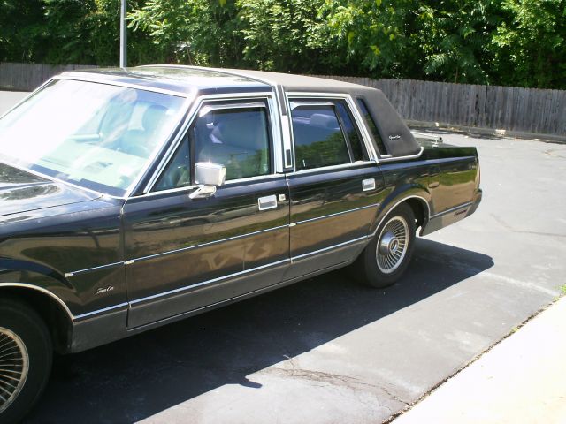 1988 Lincoln Town Car DOWN 4.9 WAC