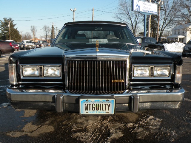 1989 Lincoln Town Car DOWN 4.9 WAC