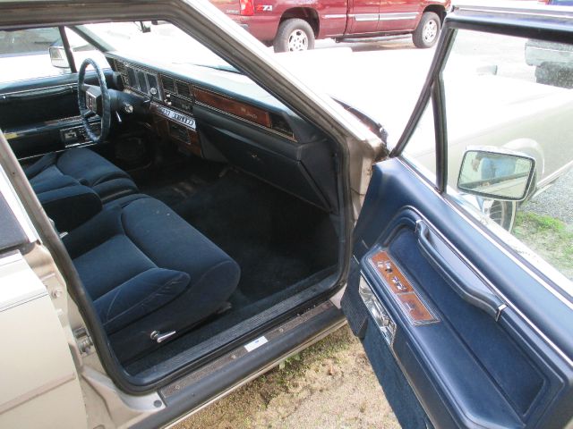1989 Lincoln Town Car DOWN 4.9 WAC