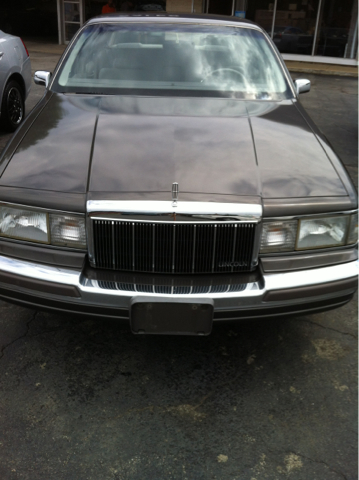 1990 Lincoln Town Car Base
