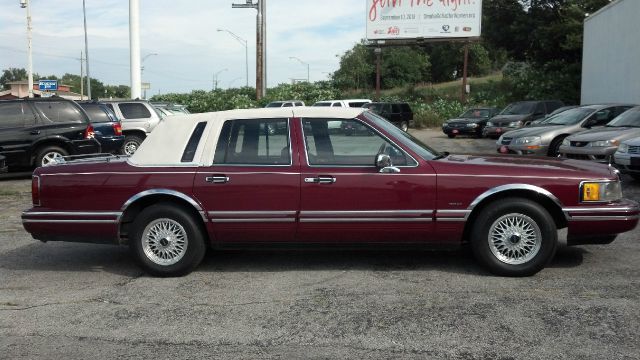 1992 Lincoln Town Car DOWN 4.9 WAC