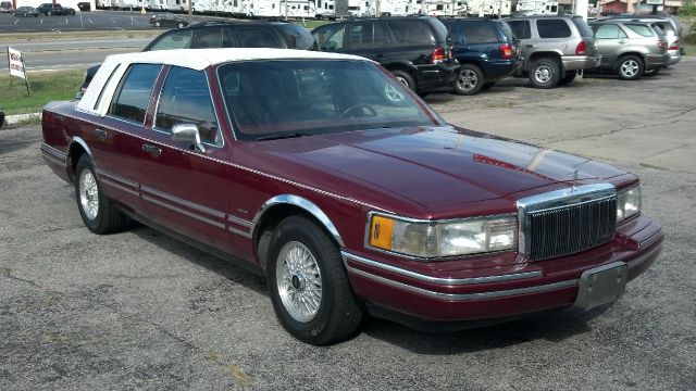 1992 Lincoln Town Car DOWN 4.9 WAC