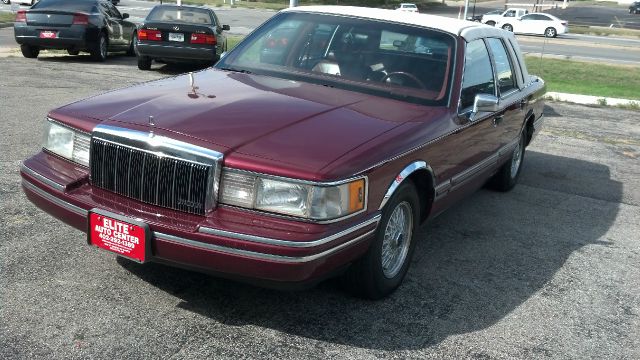 1992 Lincoln Town Car DOWN 4.9 WAC