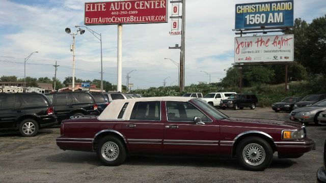 1992 Lincoln Town Car DOWN 4.9 WAC
