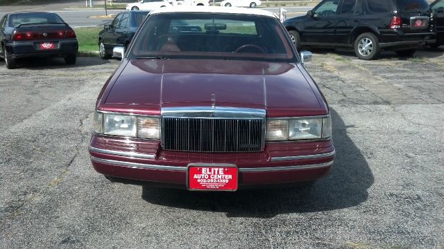 1992 Lincoln Town Car DOWN 4.9 WAC