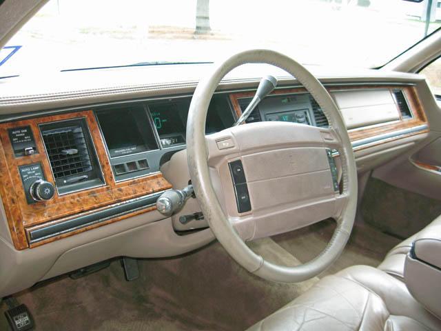 1993 Lincoln Town Car DOWN 4.9 WAC