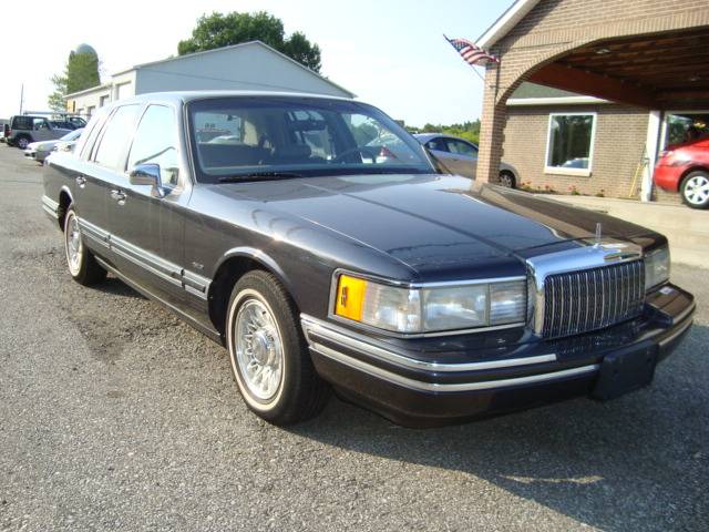 1993 Lincoln Town Car DOWN 4.9 WAC