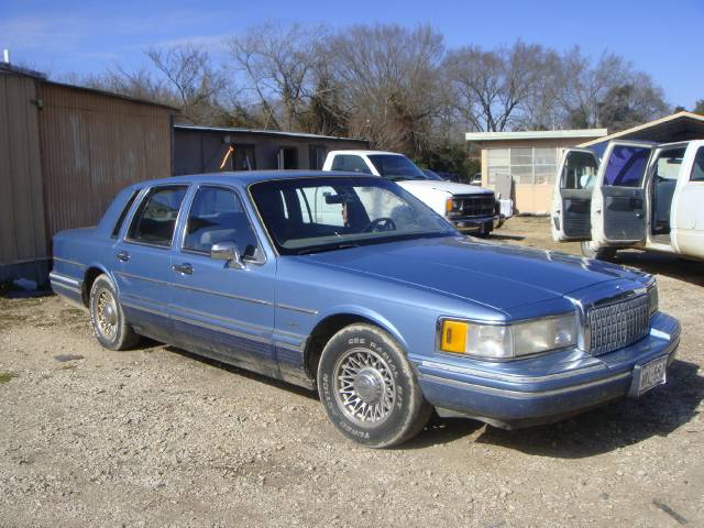 1993 Lincoln Town Car DOWN 4.9 WAC